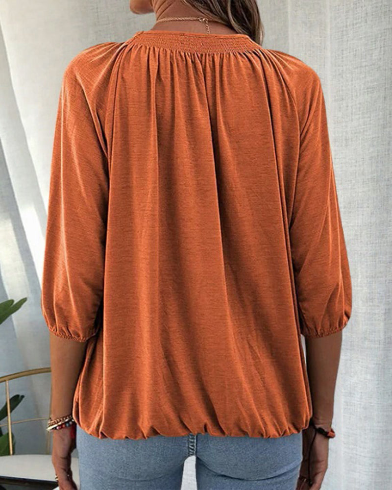Kira - Elegant and versatile women's T-shirt with crew neckline