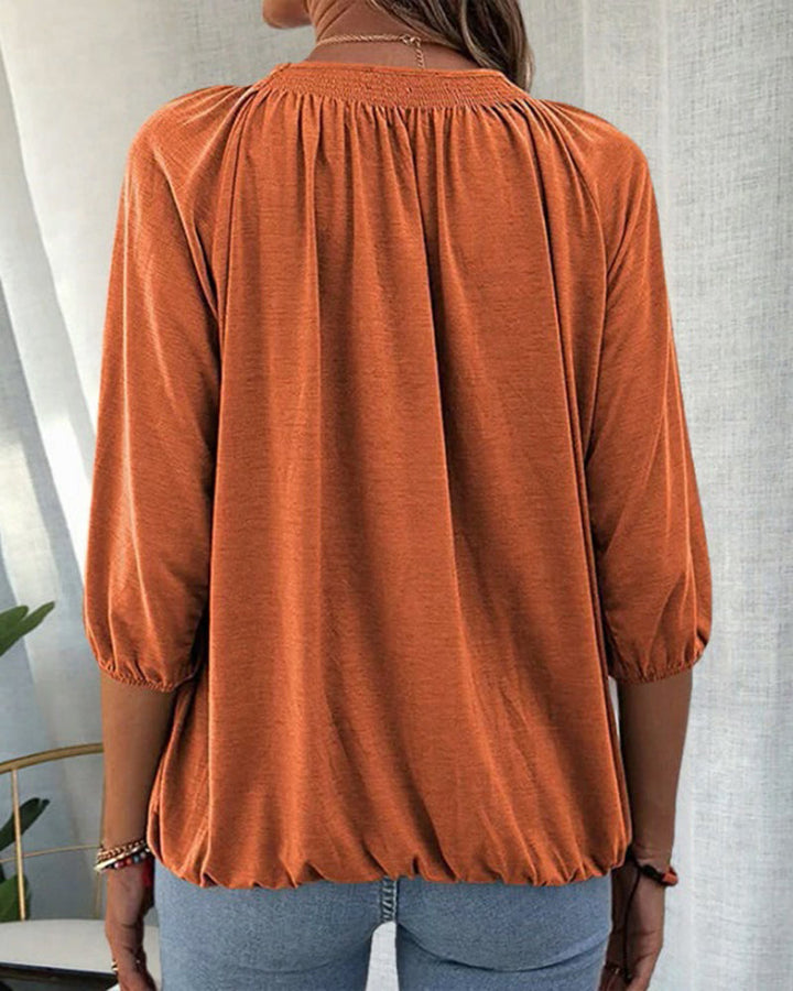 Kira - Elegant and versatile women's T-shirt with crew neckline