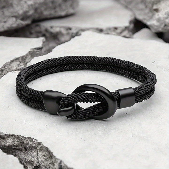 Stylish handmade rope bracelet for men - perfect for a casual autumn look!