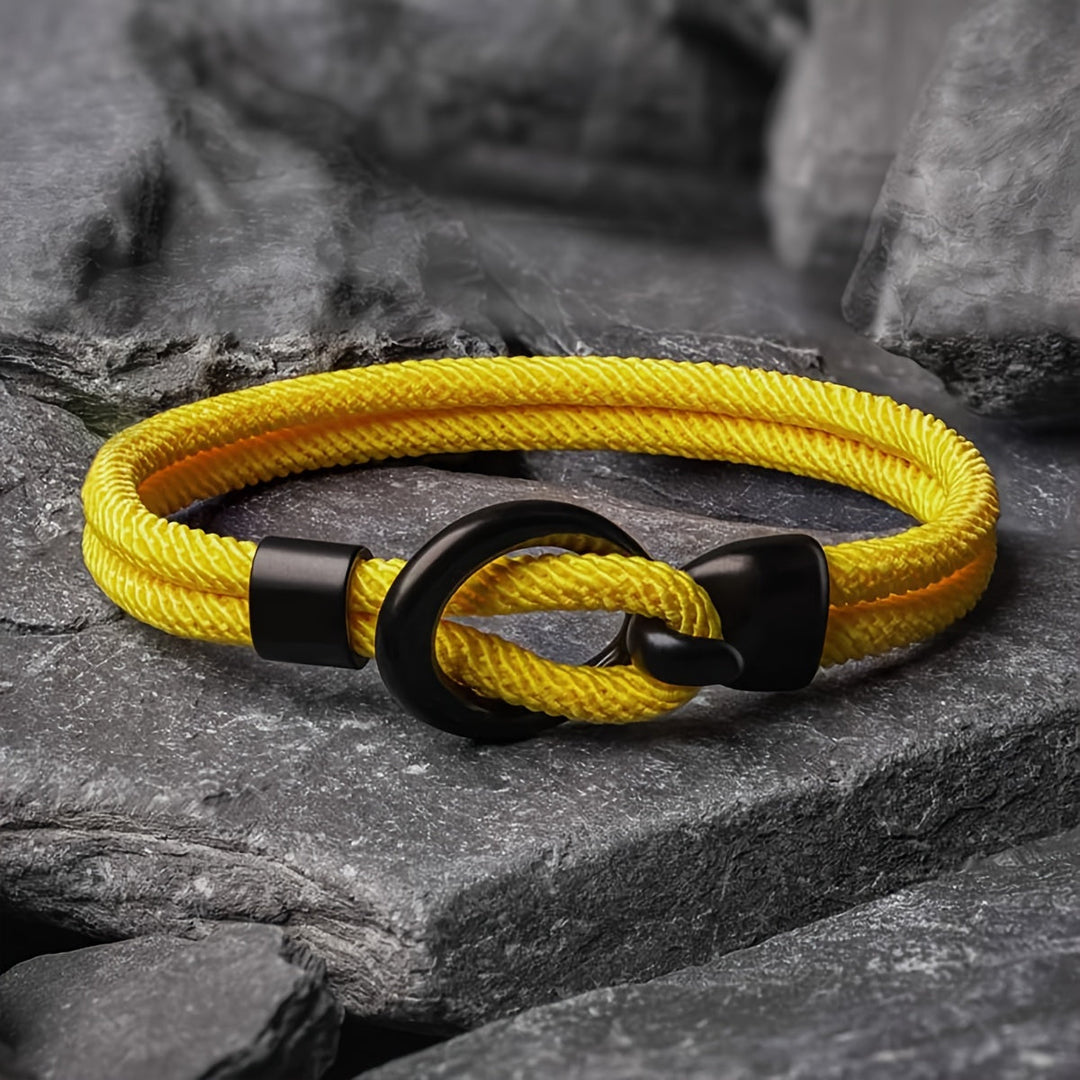 Stylish handmade rope bracelet for men - perfect for a casual autumn look!