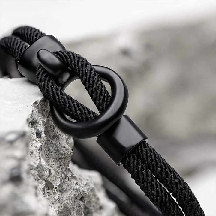 Stylish handmade rope bracelet for men - perfect for a casual autumn look!