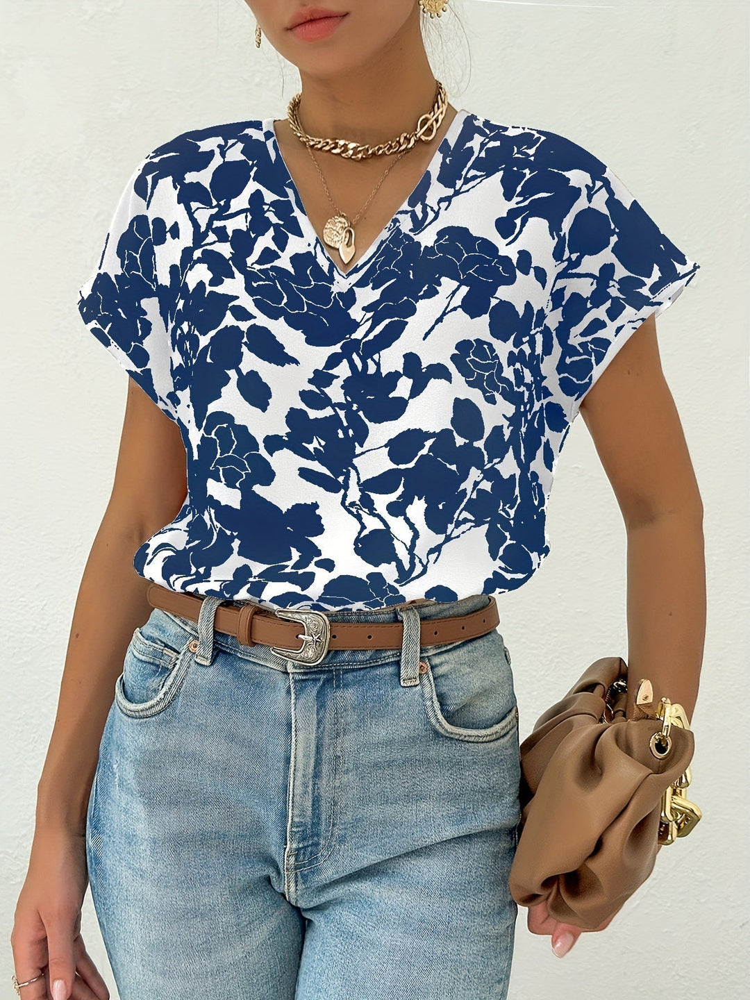 Ariel - Trendy summer blouse with floral design for women