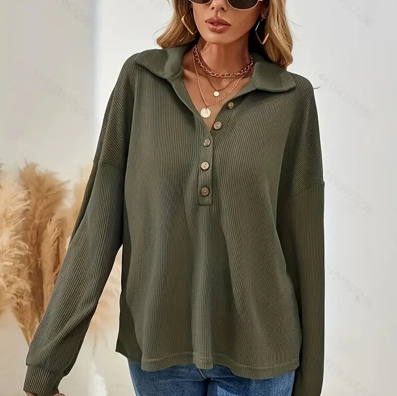 Lilian - Elegant green ribbed blouse with buttons for women for a stylish autumn