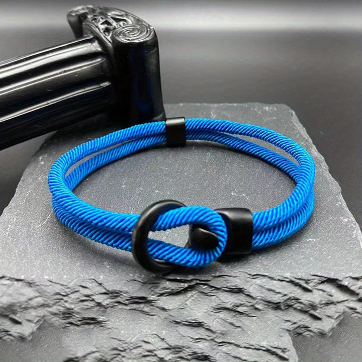 Stylish handmade rope bracelet for men - perfect for a casual autumn look!