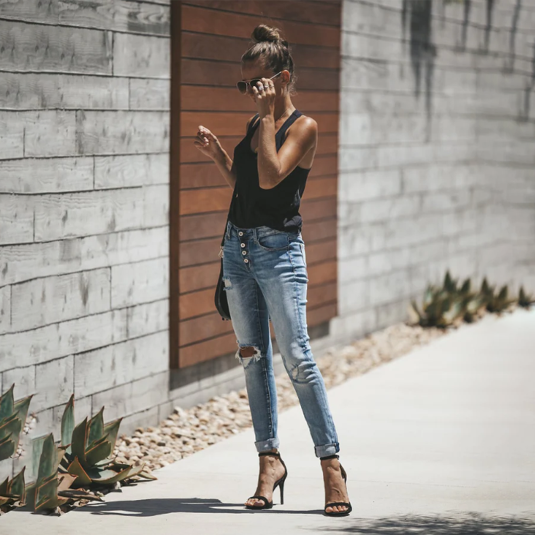 LISELOTTE - Trendy Women's Distressed Jeans for a Rugged Look