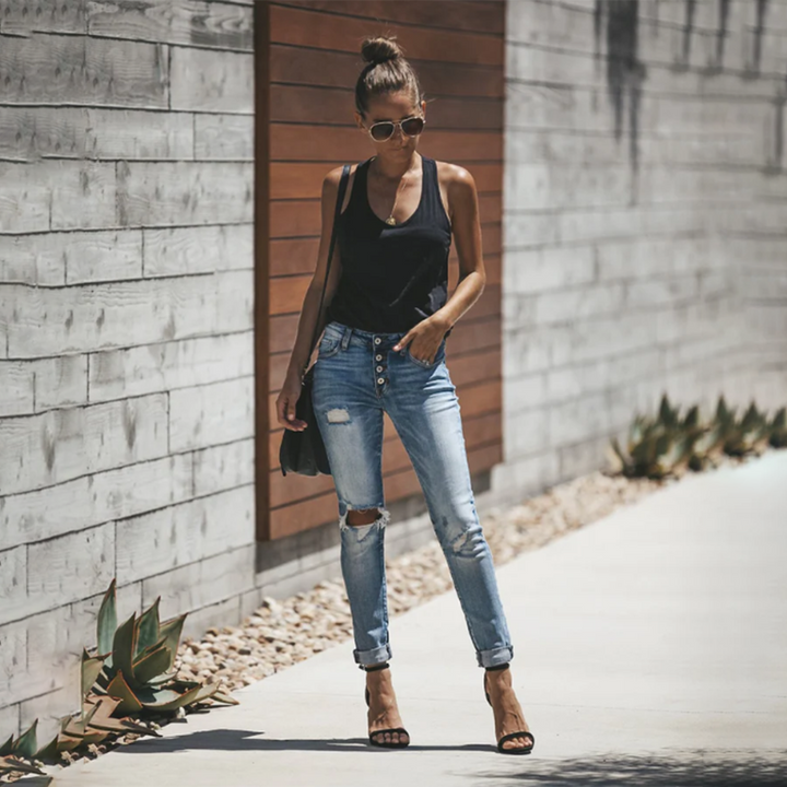 LISELOTTE - Trendy Women's Distressed Jeans for a Rugged Look
