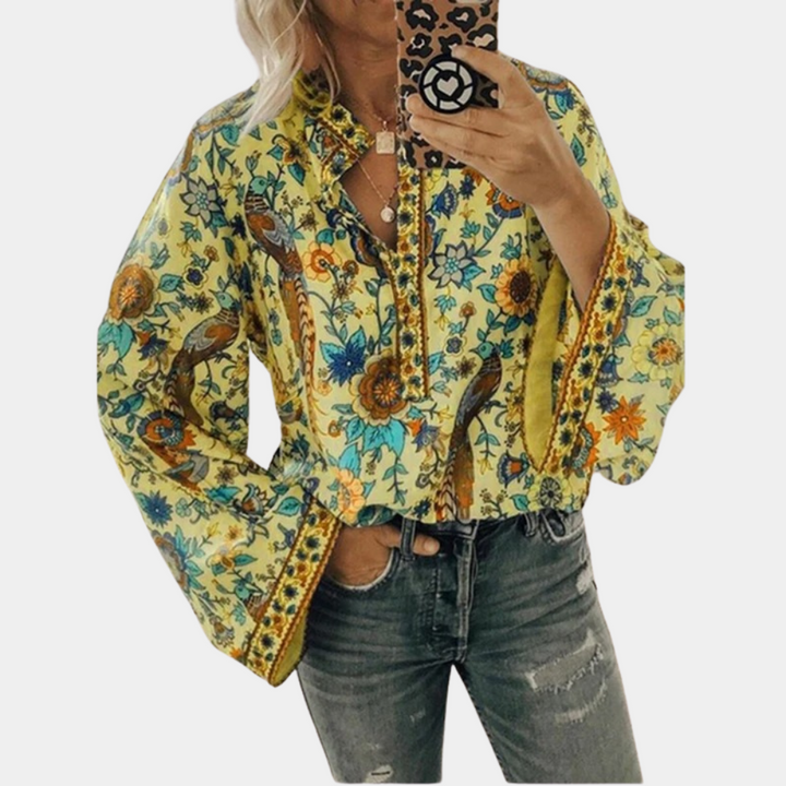 Cynthia - Elegant Women's Blouse with a Charming Floral Pattern