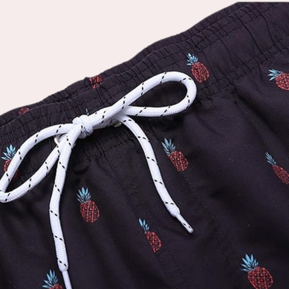 Elegant Men's Swim Shorts for a Trendy Look