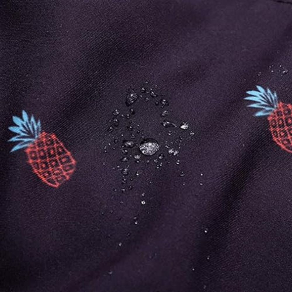 Elegant Men's Swim Shorts for a Trendy Look