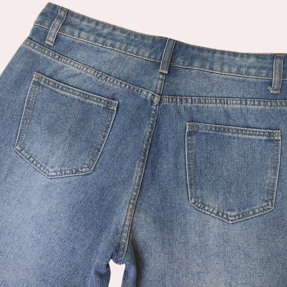 Ultra-comfortable women's jeans for a perfect fit