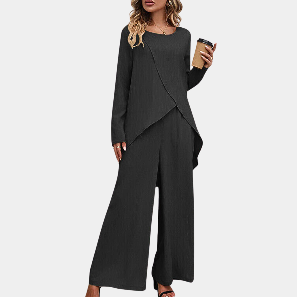 Schickes Damenmode-Ensemble