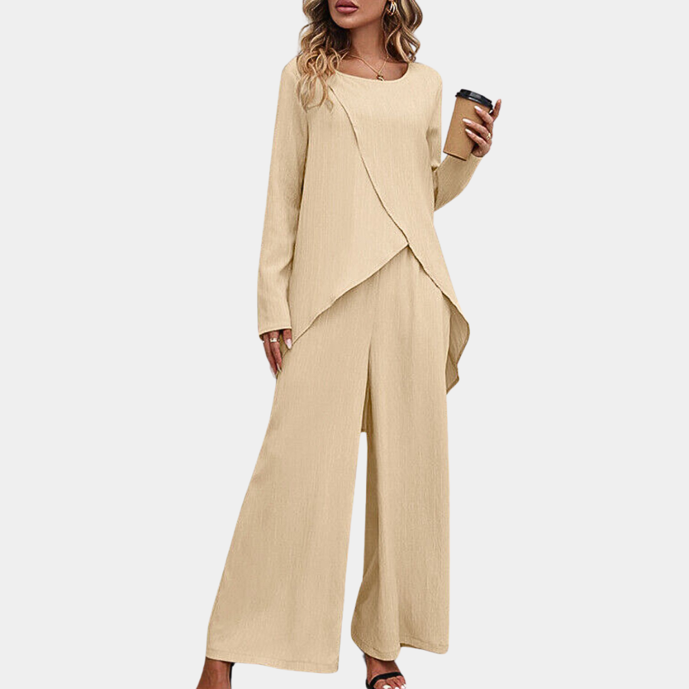 Schickes Damenmode-Ensemble