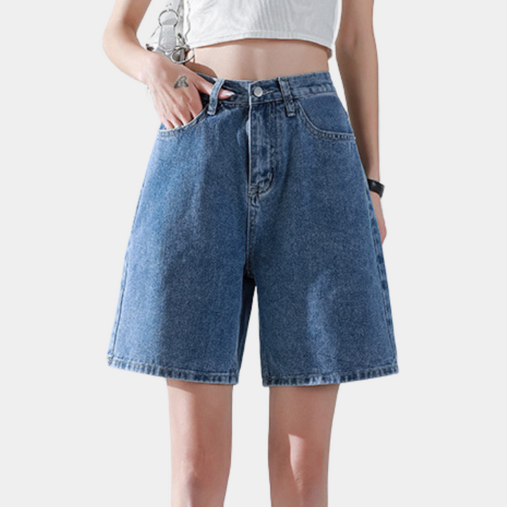 Liesel - Fashionable Women's Denim Shorts in Trendy Cut