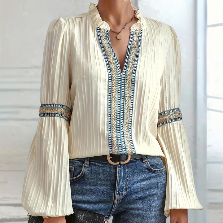 Teodora - Elegante Bluse mit V-Ausschnitt und modischen Rüschen für Frauen
