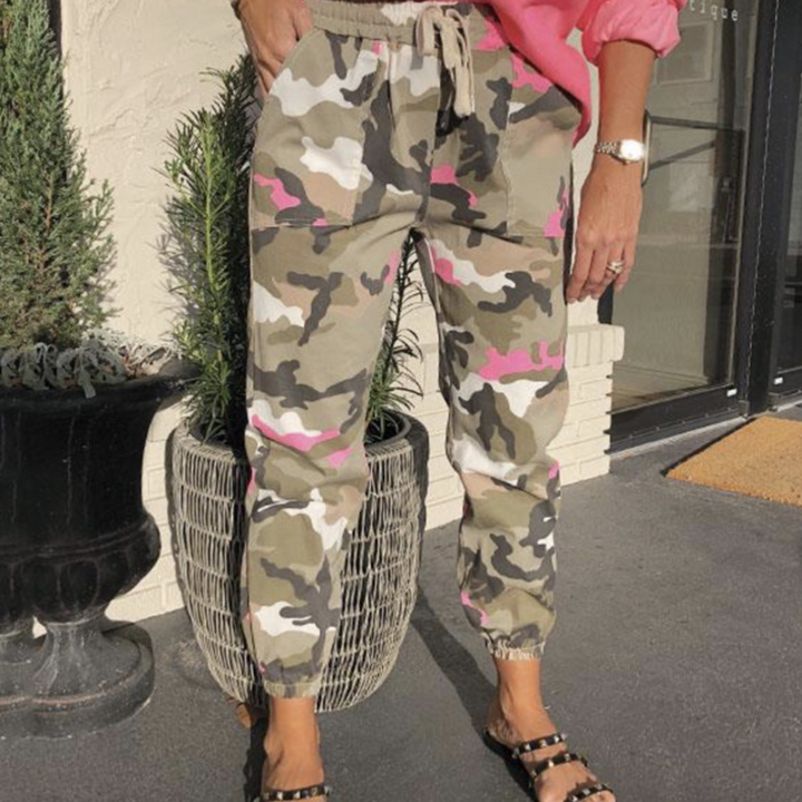 Myrsini - Pantalon camouflage élégant et confortable pour femmes pour un look tendance