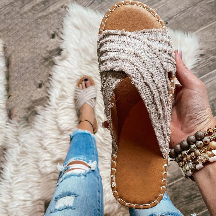 Marielle - Stylish classic slippers with an elegant touch