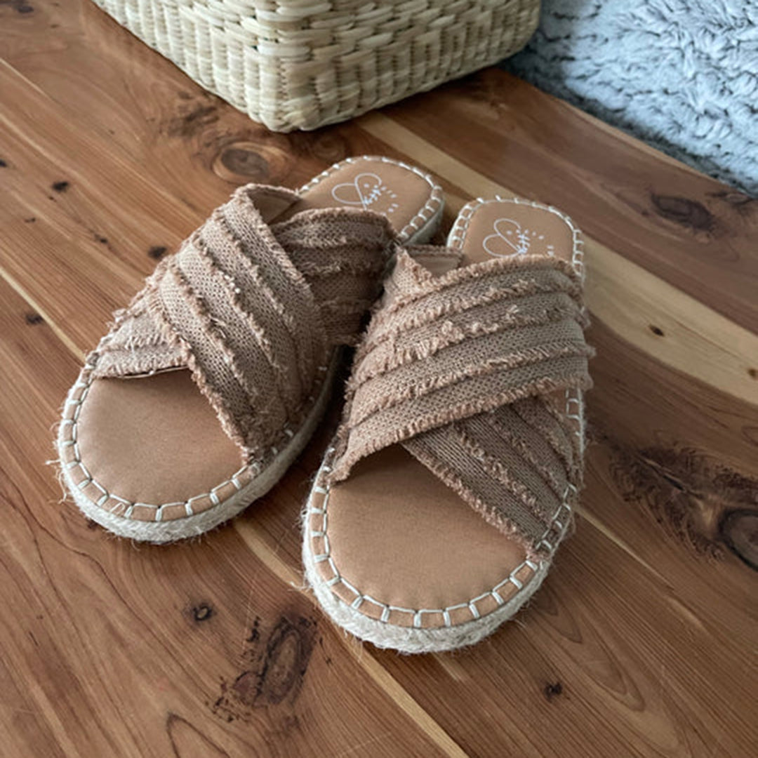 Marielle - Stylish classic slippers with an elegant touch