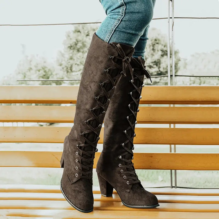 LEONA - Stylish women's boots with sturdy heels