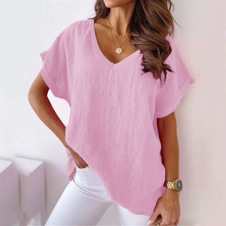 Lucy - Fashionable and comfortable V-neck T-shirt with short sleeves for women