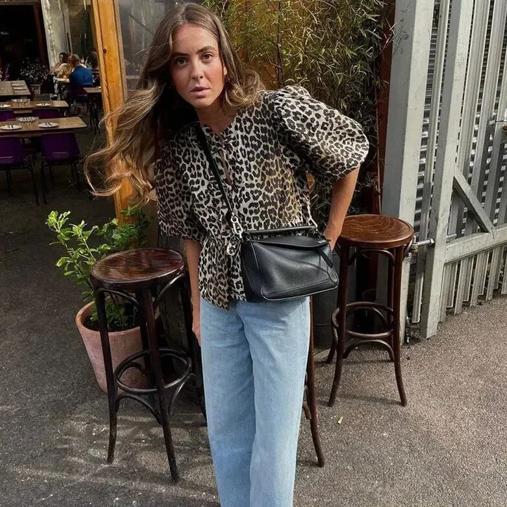 Bella - Chic women's top with bow and trendy leopard print