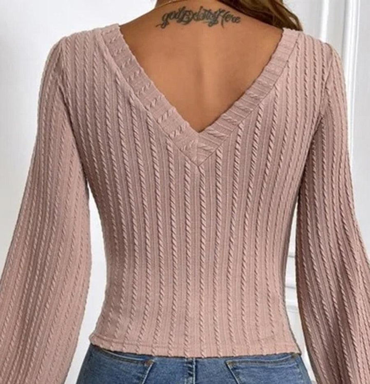 Frida - Elegant long sleeve knit blouse with V-neck for a stylish autumn look