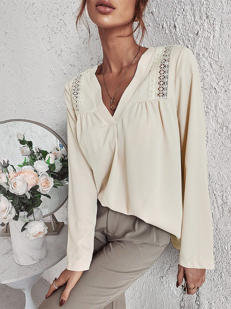Missy - Elegant and comfortable cream blouse with V-neck for women