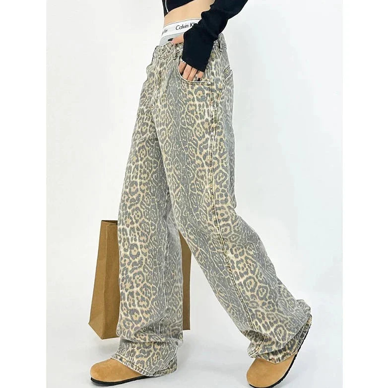 Gilda - Stylish retro pants with trendy leopard print