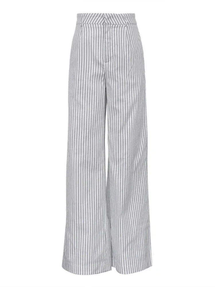 Pantalon rayé noir et blanc stylé de Lotte
