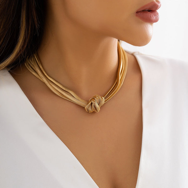 Eliana - Trendy and Elegant Button Necklace for Women