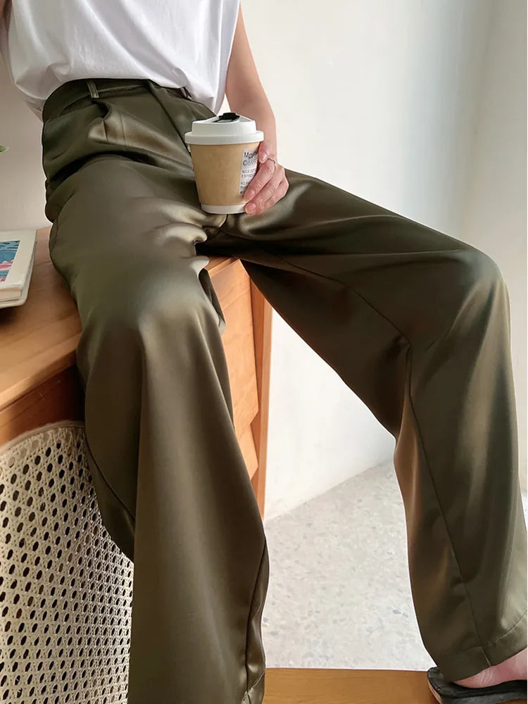 Elegant women's pants made of silk satin - Selah Collection