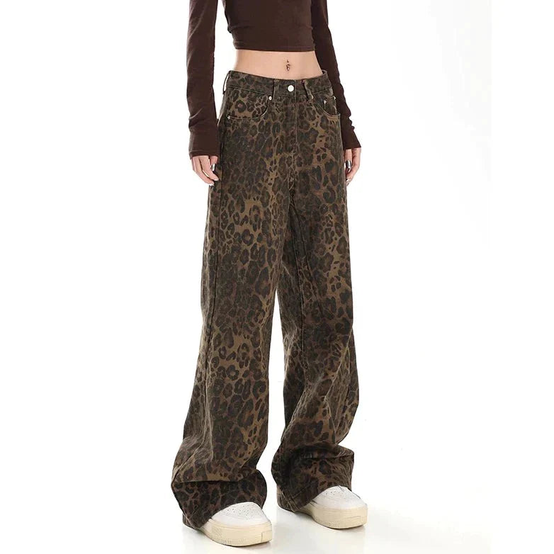 Gilda - Stylish retro pants with trendy leopard print