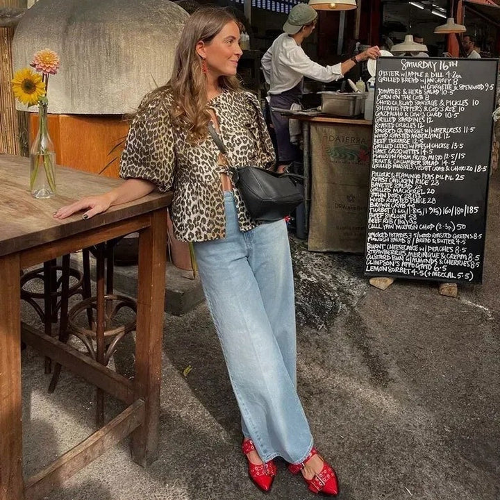 Bella - Chic women's top with bow and trendy leopard print