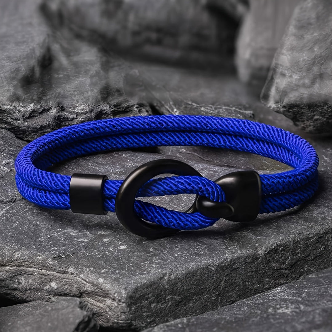 Stylish handmade rope bracelet for men - perfect for a casual autumn look!