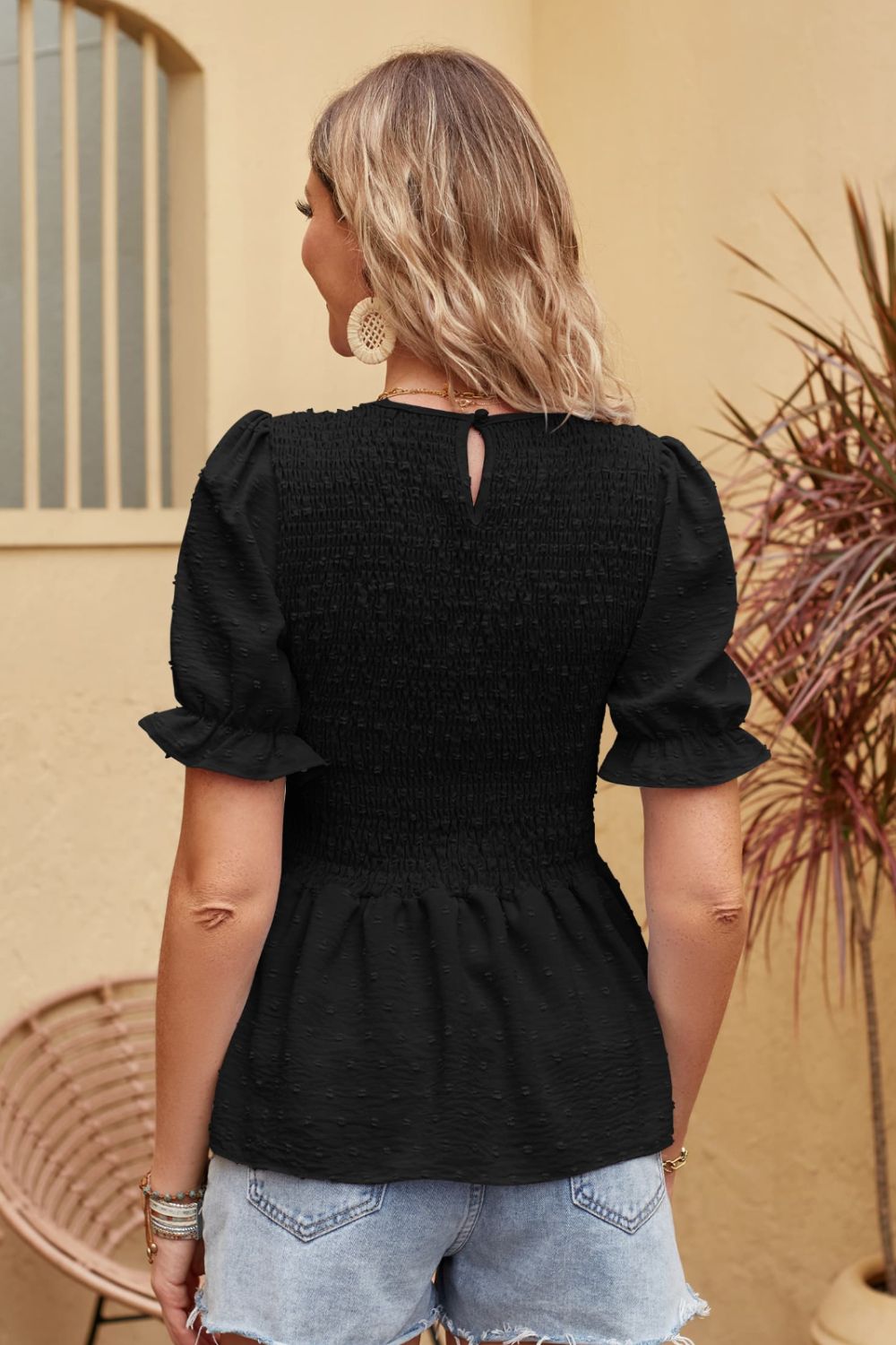 Rosa - Elegant short-sleeve blouse for women
