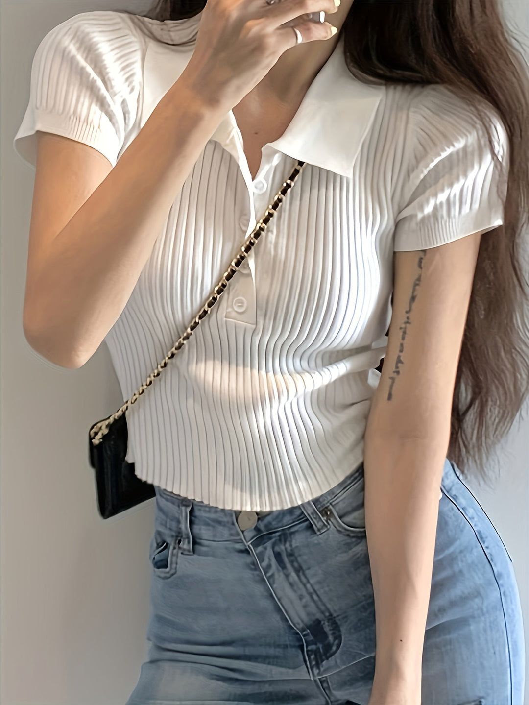 Chic knit top with V-neck for women | Chloe