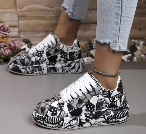 Lia™ - Sneakers mit Graffiti-Print