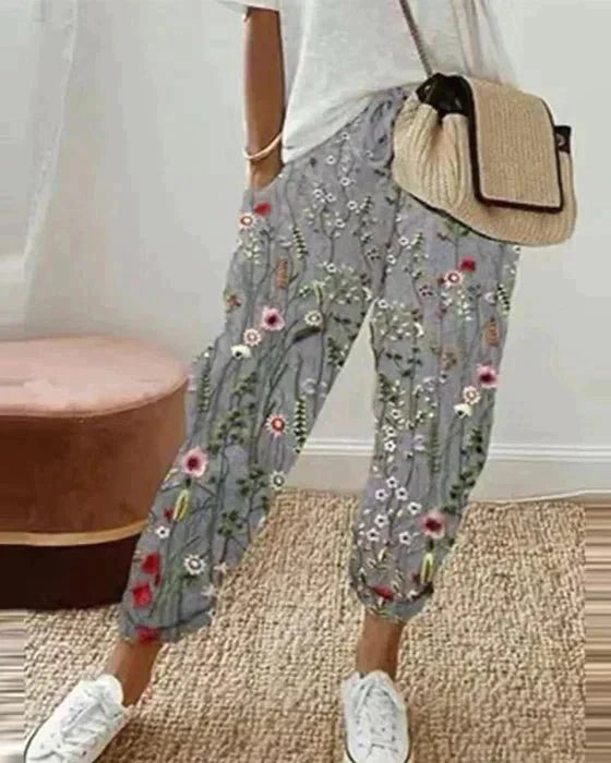Emanuelle - Trendy, casual women's pants for a stylish look