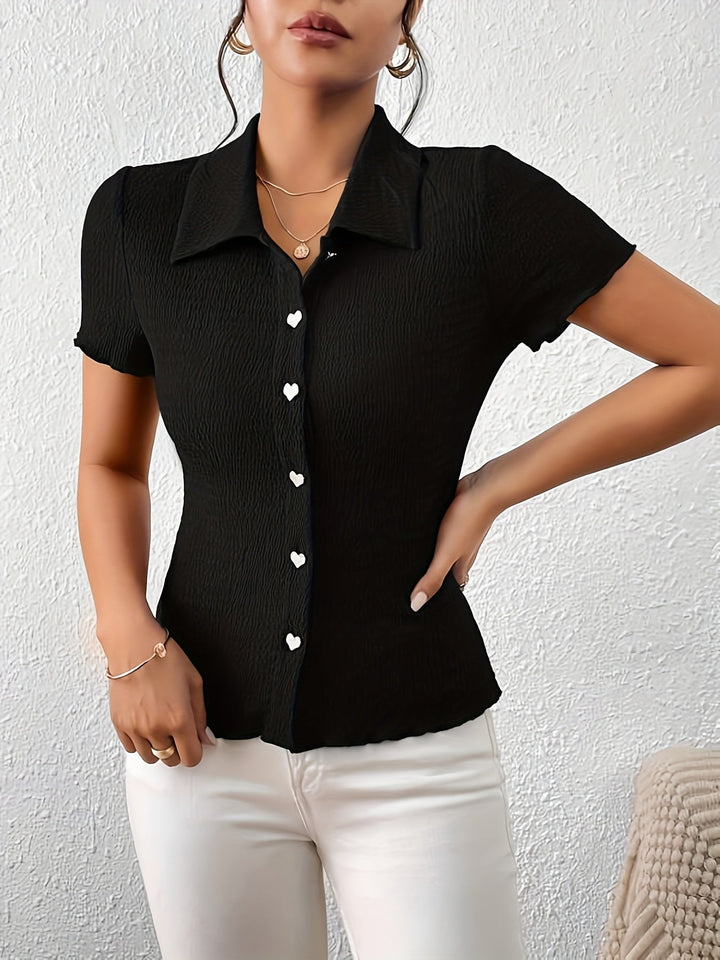 Maya - Blouse noire élégante avec jolis boutons en forme de cœur pour femmes
