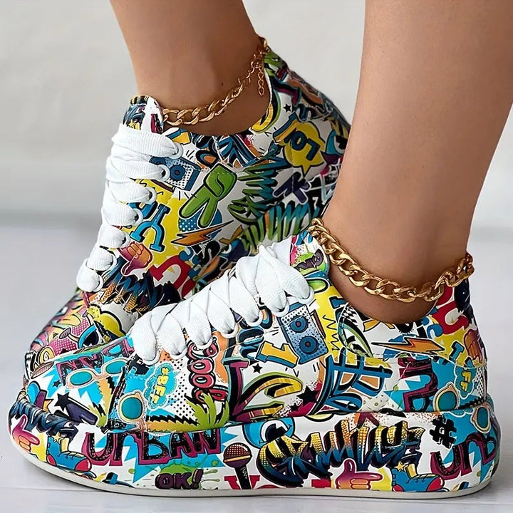 Lia™ - Sneakers mit Graffiti-Print