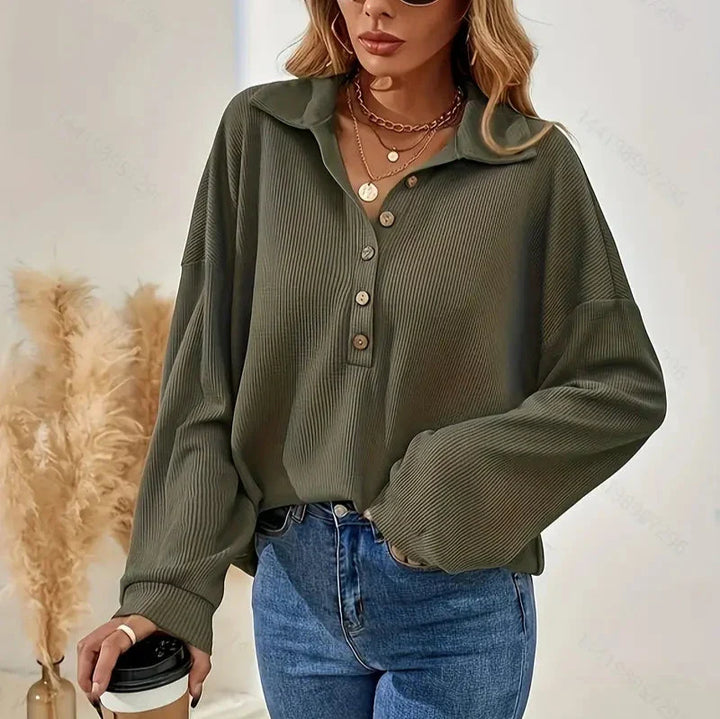 Lilian - Elegant green ribbed blouse with buttons for women for a stylish autumn
