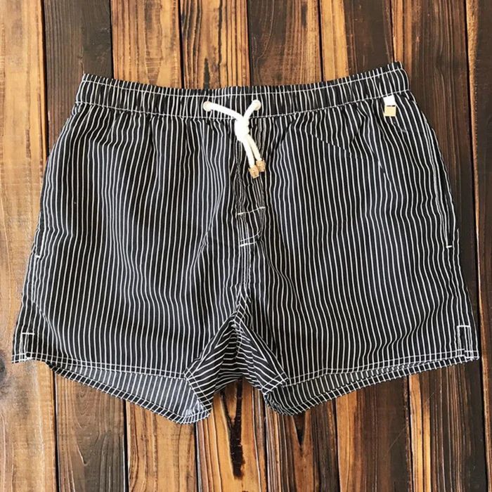 Classiques élégants : shorts de bain d'été de Geurt