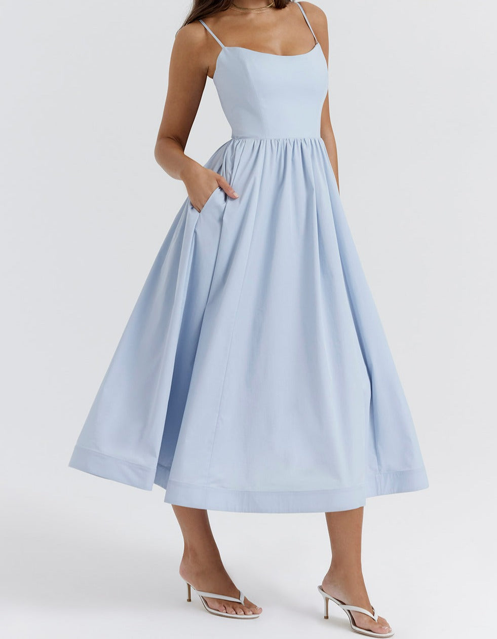 Mia™ - Elegant Sleeveless Dress