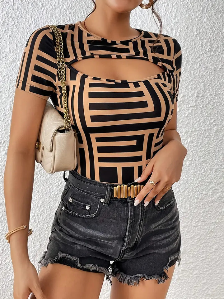 Livia - Stylisches Sommer T-Shirt mit trendigem Ausschnitt für Frauen