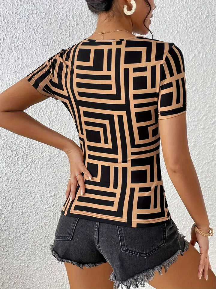 Livia - Stylisches Sommer T-Shirt mit trendigem Ausschnitt für Frauen