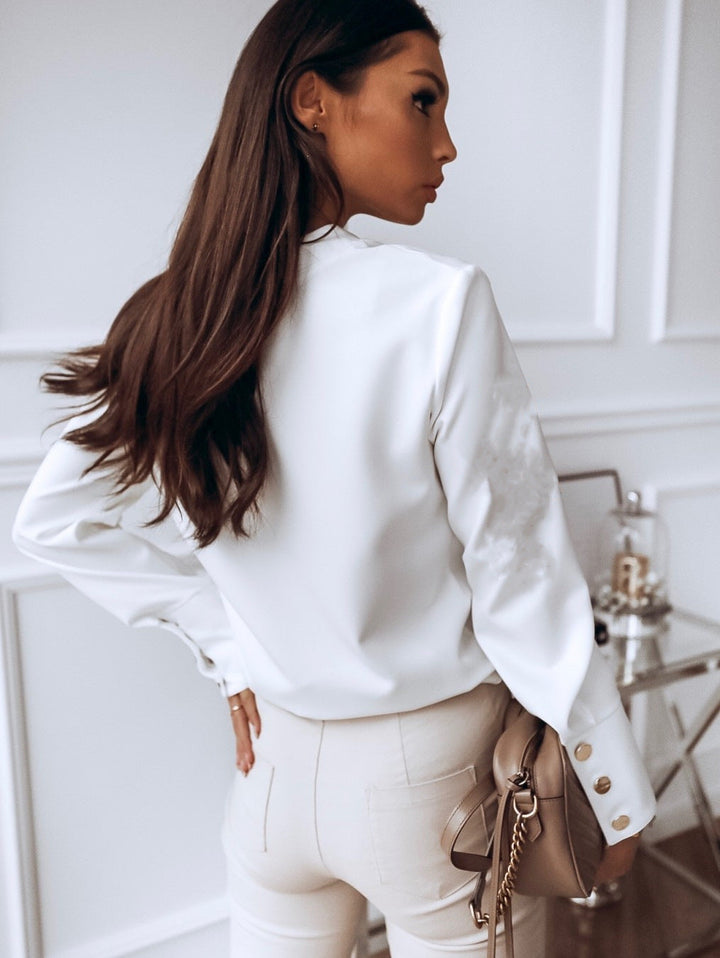 Dana - Elegante Bluse mit langen geknöpften Ärmeln für Frauen